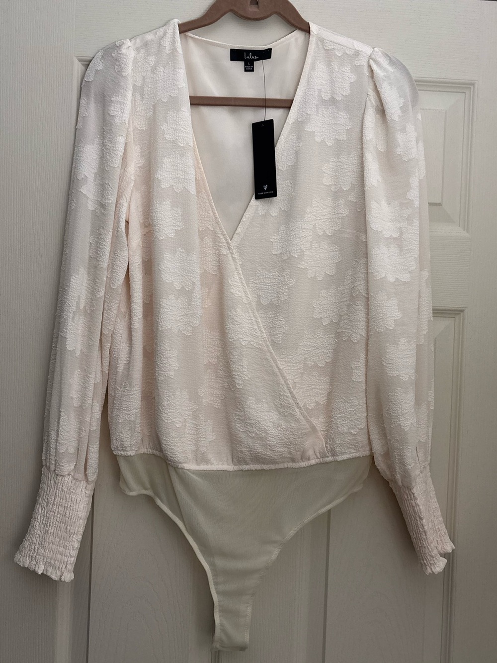 Lulu's Ivory Textured Floral Surplice Bodysuit Top Size Large